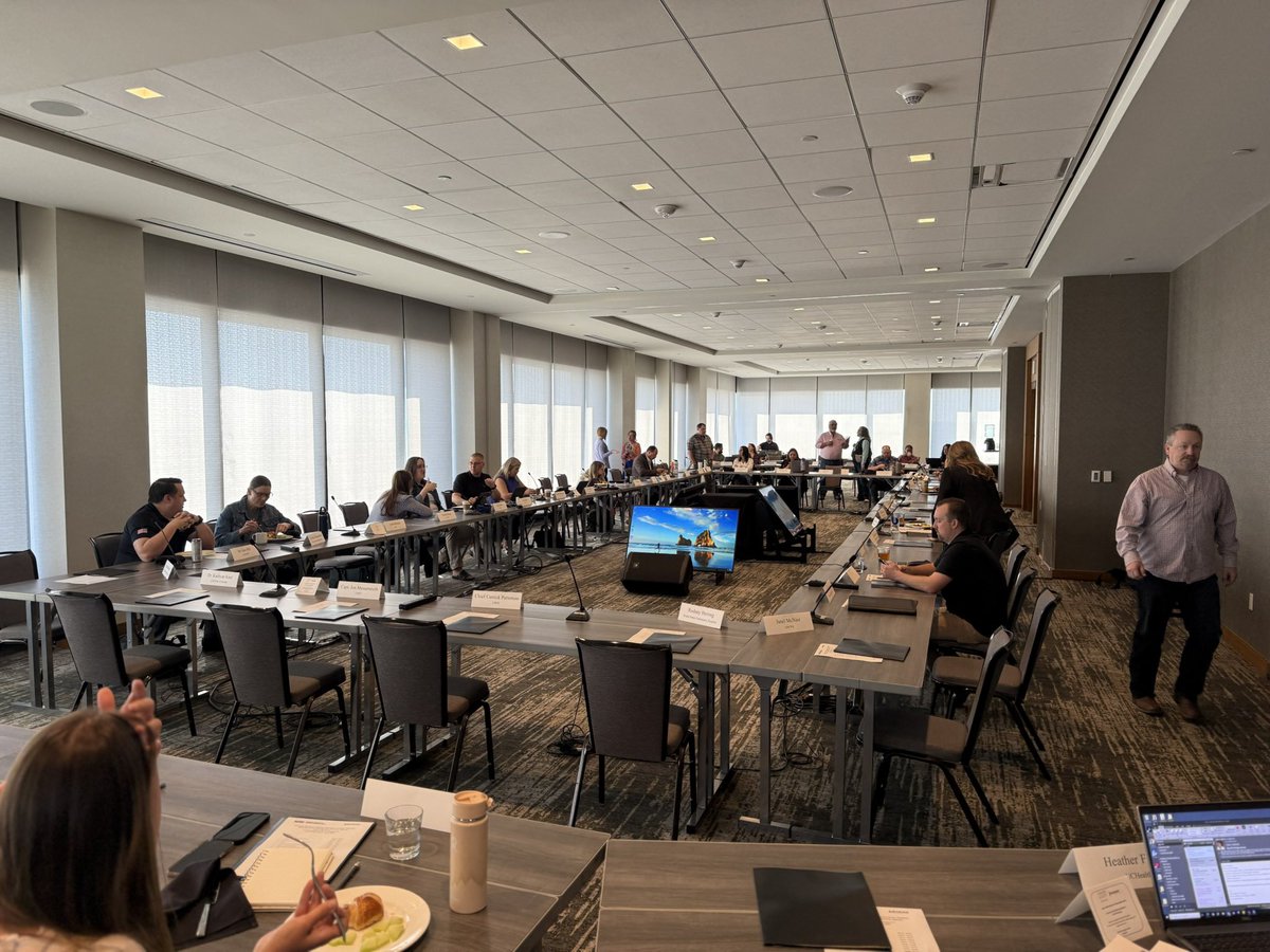 eepley's tweet photo. 30 min to go before we kick off the final planning mtg for RMOC-Colorado!  Honored to collaborate with USU NCDMPH and the fantastic group of healthcare, EMS &amp; EM professionals from Denver and Colorado Springs on this NDMS Pilot. June Exercise is going to be great! @STRAC @NCDMPH https://t.co/lanrV1ii5c