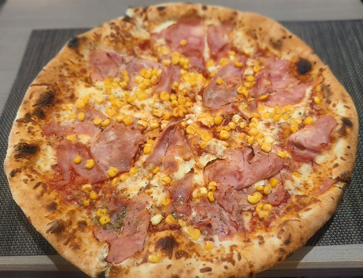 LukiNewman's tweet photo. Jak jinak oslavit dnešní ATH právě na #PizzaDay, než si d��t pizzu a zaplatit pomocí @Qerko_CZ.
Před 15 lety za 1 pizzu Laszlo musel dát 5000BTC onchain, dnes to máme přes lightning network za nějakých 7321 sats :)
#Happy #Bitcoin #PizzaDay @PizzaDayOlomouc https://t.co/GyU3aL7GSc