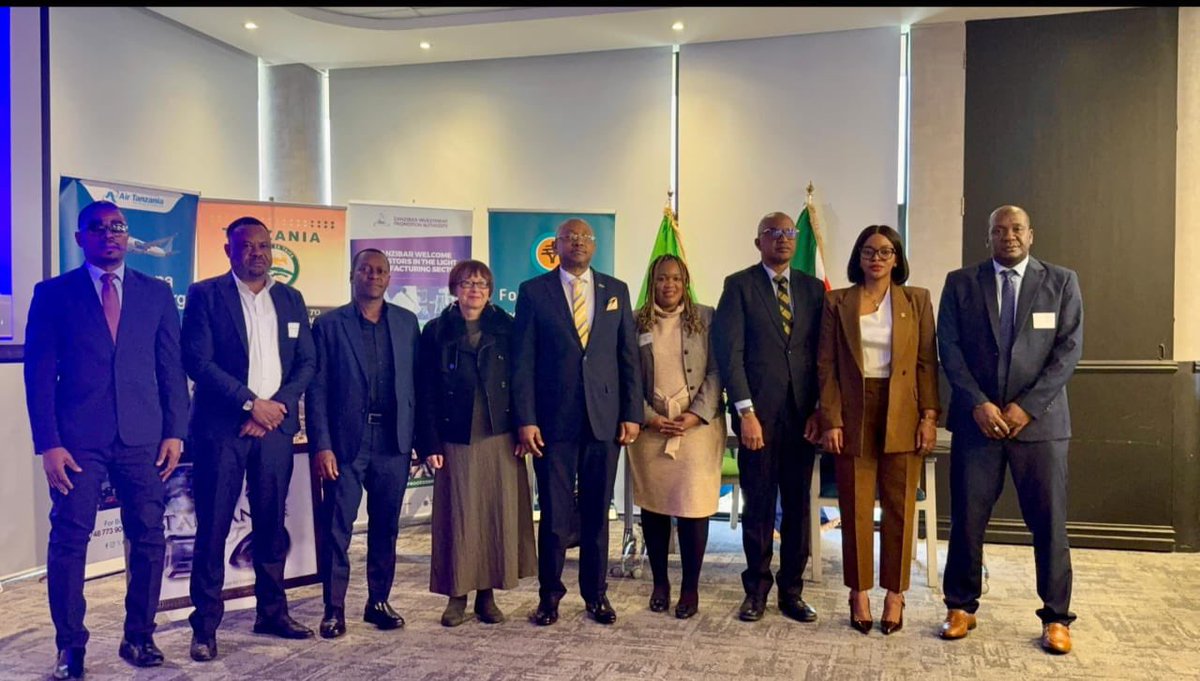 Leo tarehe 22.05.2025 jijini Johannesburg, Ubalozi wa Tanzania nchini Afrika Kusini uliendesha Mkutano wa kunadi fursa za Biashara na Uwekezaji zilizopo Jamhuri ya Muungano wa Tanzania.Jumla ya Makampuni 42 ya Afrika Kusini yaliitikia Mwaliko wa Ubalozi na kushiriki.

Katika