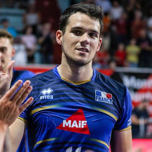 YavbouPH's tweet photo. Joyeux anniversaire Antoine Brizard! 🥳 https://t.co/tAf12pbUQN