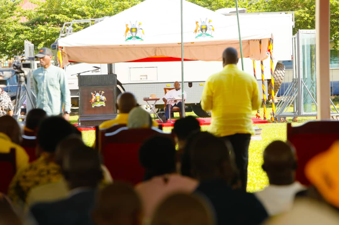 Makererean🤝🏿🇺🇬 (@unemplo91184983) on Twitter photo Rt.Hon. <a href="/TodwongR/">Todwong Richard</a> revealed a significant drop in NRM support in Greater Luwero between 2016–2021: Luwero (55.7% to 27%), Nakasongola (84% to 65%), Nakaseke (76% to 53%). He called on leaders to reflect on the gap with voters.He also announced Shs 300M donation by <a href="/KagutaMuseveni/">Yoweri K Museveni</a> Rt.Hon. <a href="/TodwongR/">Todwong Richard</a> revealed a significant drop in NRM support in Greater Luwero between 2016–2021: Luwero (55.7% to 27%), Nakasongola (84% to 65%), Nakaseke (76% to 53%). He called on leaders to reflect on the gap with voters.He also announced Shs 300M donation by <a href="/KagutaMuseveni/">Yoweri K Museveni</a>