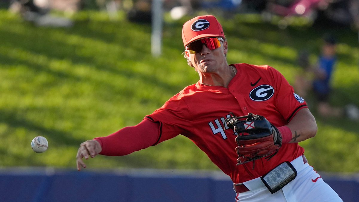 Georgia falls 3-2 to Oklahoma in SEC Baseball Tournament ugawire.usatoday.com/story/sports/c…