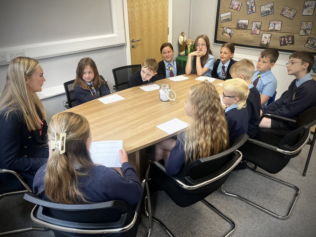 stjosephshx3's tweet image. Great to welcome Kate Dearden MP to school today!
Our Head Boy & Head Girl gave a brilliant tour, followed by a Q&A with our Pupil Parliament on life as an MP.
Inspiring for our future leaders! 🇬🇧✨
#KateDeardenMP #PupilVoice
@BPS_Trust