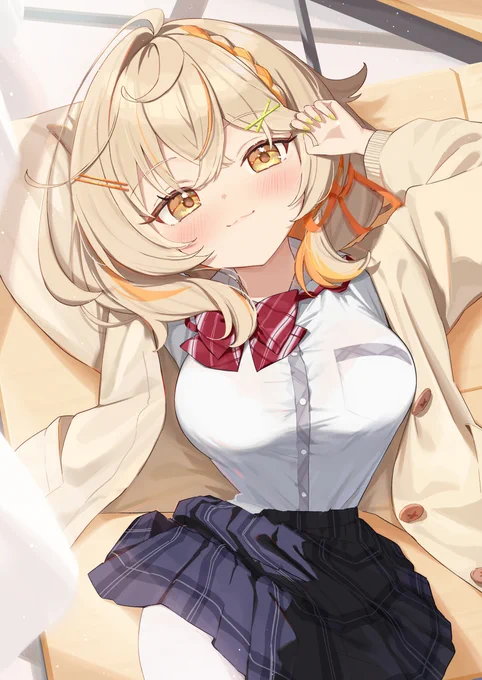 「……隣、おいで?」 