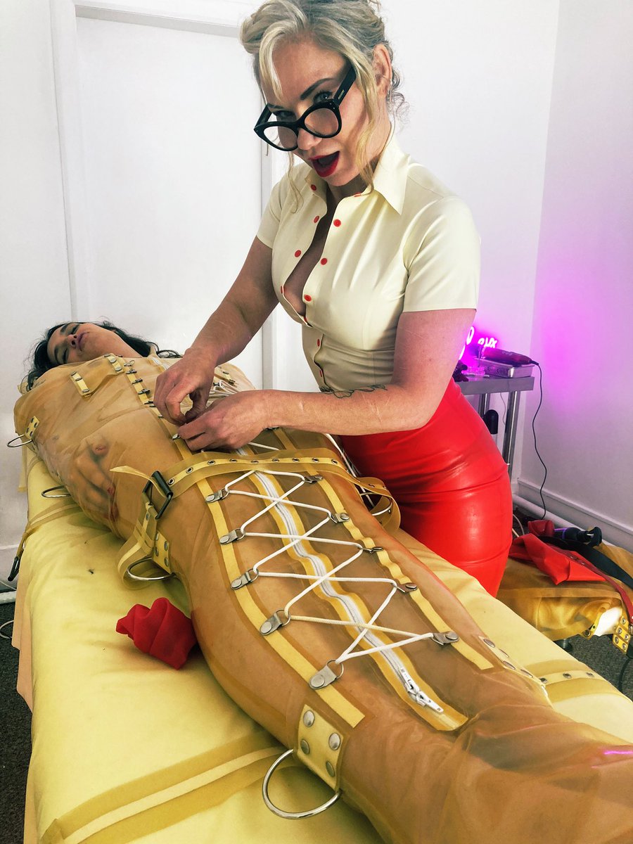 That’s a wrap for our filming day with <a href="/mistress_inka/">Inka the Impaler</a> and <a href="/LauraRopes/">Laura Ropes✨</a> in Dundee!