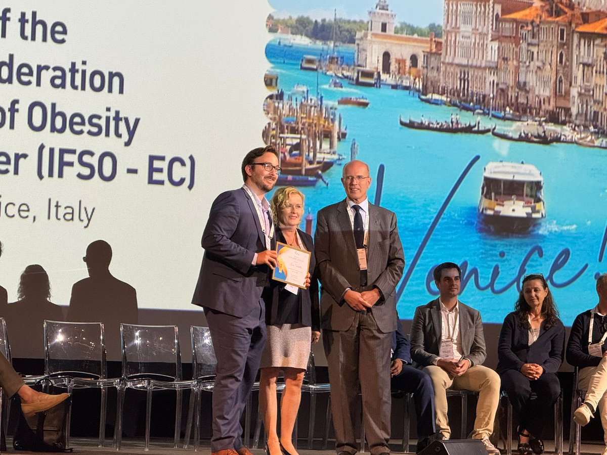 ClinicaNavarra's tweet photo. Enhorabuena a @LucasSabatella, residente de @cun_surgery y ganador de la beca internacional de @IfsoSecretariat en el 13th Congreso de esta federación internacional. Se otorgan 5 en el mundo, en base al #curriculum del aspirante y la calidad de los trabajos presentados 👏 https://t.co/Hhru31P8wG