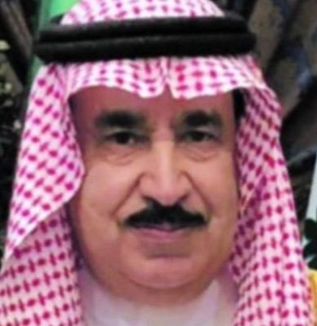 najy15's tweet photo. الاستاذ الدكتور/  نايف بن صالح بن طراد المعيقل 

مكان الميلاد:  في مدينة سكاكا بمنطقة الجوف عام ١٣٧٥هـ 
التعليم
•تلقى تعليمه الأساسي في سكاكا  
•حصل على بكالوريوس الكيمياء من جامعة الملك سعود بالرياض عام ١٣٩٩هـ 
•ماجستير في الكيمياء العضوية من جامعة بريجبورت بالولايات المتحدة عام ١٤٠٦هـ 
•دكتوراه في الكيمياء العضوية (تخصص بوليمرات) من جامعة الملك سعود عام ١٤٢٠هـ 

المسيرة المهنية
•بدأ مُدرسًا للمراحل المتوسطة والثانوية (١٣٩٩–١٤٠٣هـ 
•انتقل إلى كلية المعلمين بالجوف كمحاضر ورئيس لقسم الكيمياء حتى عام ١٤١٢هـ 
•عُين عميدًا لكلية المعلمين بالجوف عام ١٤٢٠هـ وترقى إلى رتبة أستاذ مشارك في قسم العلوم بالكلية عام ١٤٢٥هـ ومن ثم ترقى الى رتبة استاذ

الإسهامات الأكاديمية والمجتمعية
•شارك في أكثر من 8 مؤتمرات علمية داخل المملكة وخارجها (مصر، الأردن، قطر).
•أشرف على إصدار المجلات العلمية والإدارية بكلية المعلمين منذ عام ١٤٢٠هـ 
•نَظّم وأشرف على فعاليات علمية واجتماعية في منطقة الجوف، وشارك في لقاءات تربوية وطنية.
•تولى رئاسة المجلس البلدي بأمانة الجوف عام ١٤٢٦هـ 
#رواد_التعليم_بالجوف