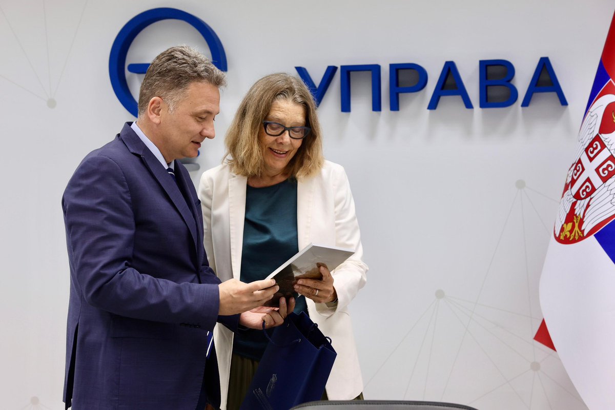 🤝 Данас сам имао част да угостим амбасадорку Краљевине Данске у Републици Србији, Њ.Е. Пернил Далер Кардел.

Овом приликом представио сам јој капацитете Државног дата центра у Београду – првог дата центра који је <a href="/kancelarijaITE/">Kancelarija za ITE🇷🇸</a> успоставила 2017. године. Такође, амбасадорку сам