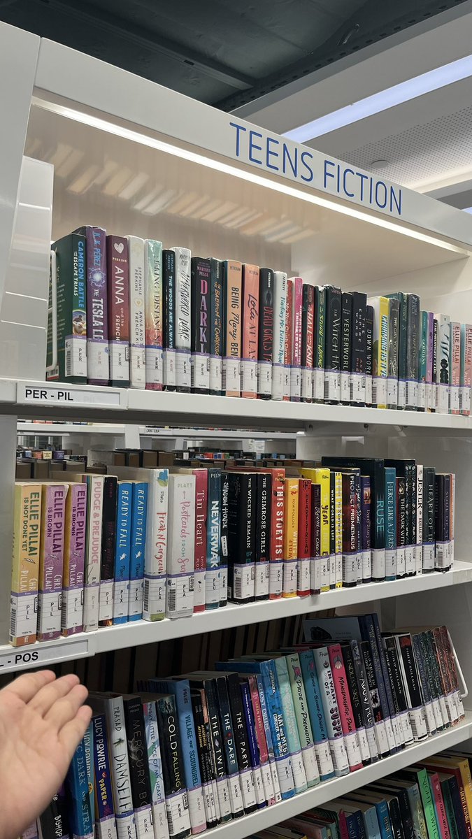 Hwaagood12's tweet photo. Libraries &amp; Bookstores I visited during my trips in Singapore &amp; Malaysia. 
🇸🇬🇲🇾

Special for book lovers 📚

A thread ✨ https://t.co/q6CF8zQl4c