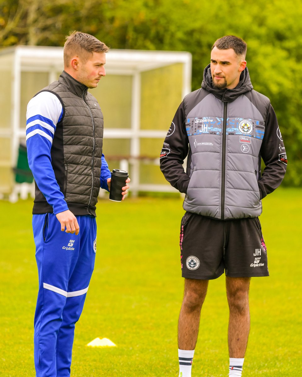 GripActive's tweet photo. Confidence. Power. Presence.
.
.
#gripactivesports #viralpost #GripActive #awinningcombination #bestkit #sportswear #Amazing #customised #soccer #football https://t.co/rtENEnv0kg