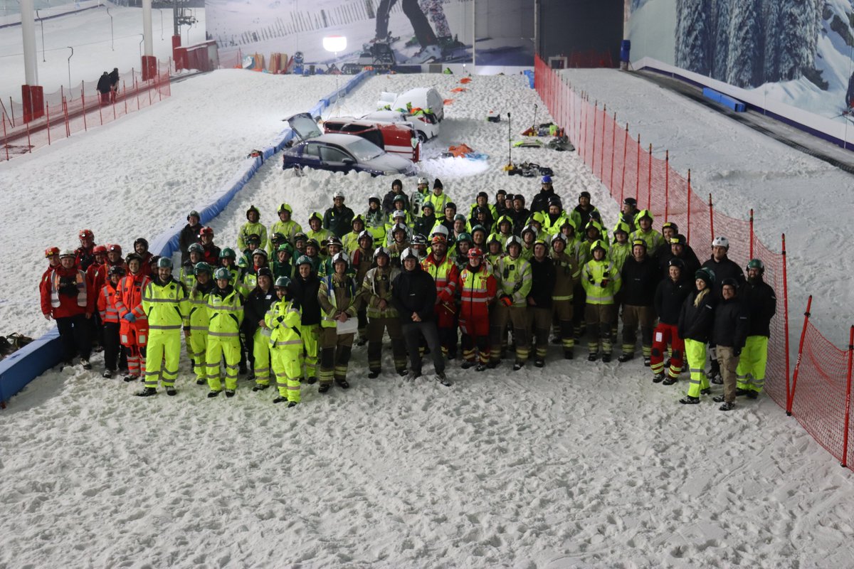 EEAST Ambulance Service (@eastenglandamb) on Twitter photo Earlier this week, some of our ambulance crews and specialist paramedics took part in a multi-agency training exercise at <a href="/thesnowcentre/">The Snow Centre</a> in #HemelHempstead.
The exercise tested our capabilities to respond to an emergency in extreme weather conditions. Earlier this week, some of our ambulance crews and specialist paramedics took part in a multi-agency training exercise at <a href="/thesnowcentre/">The Snow Centre</a> in #HemelHempstead.
The exercise tested our capabilities to respond to an emergency in extreme weather conditions.