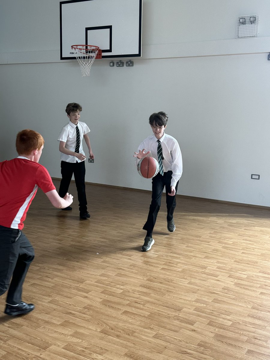PCABlackpool's tweet photo. Some of our KS3 pupils were delighted to test out our new Sports Hall facility this morning with a quick game of basketball 🏀  They all loved using the new space and can’t wait for their next PE lesson in there! @PCAsecondary @SeaViewTrust #PCABeactive https://t.co/ersqVNxVPP