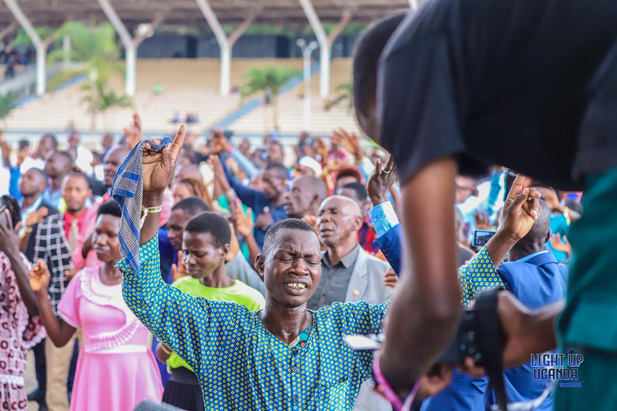 covenantnations's tweet photo. Might man of War, lion of Judah
We bow down and worship you
#LightUpUganda #Day4 #CNC #LiveNow #UgandaForJesus https://t.co/GVRaAvBMP0