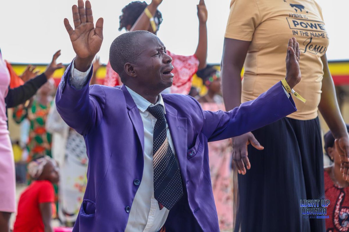 Might man of War, lion of Judah 
We bow down and worship you

#LightUpUganda #Day4 #CNC #LiveNow #UgandaForJesus