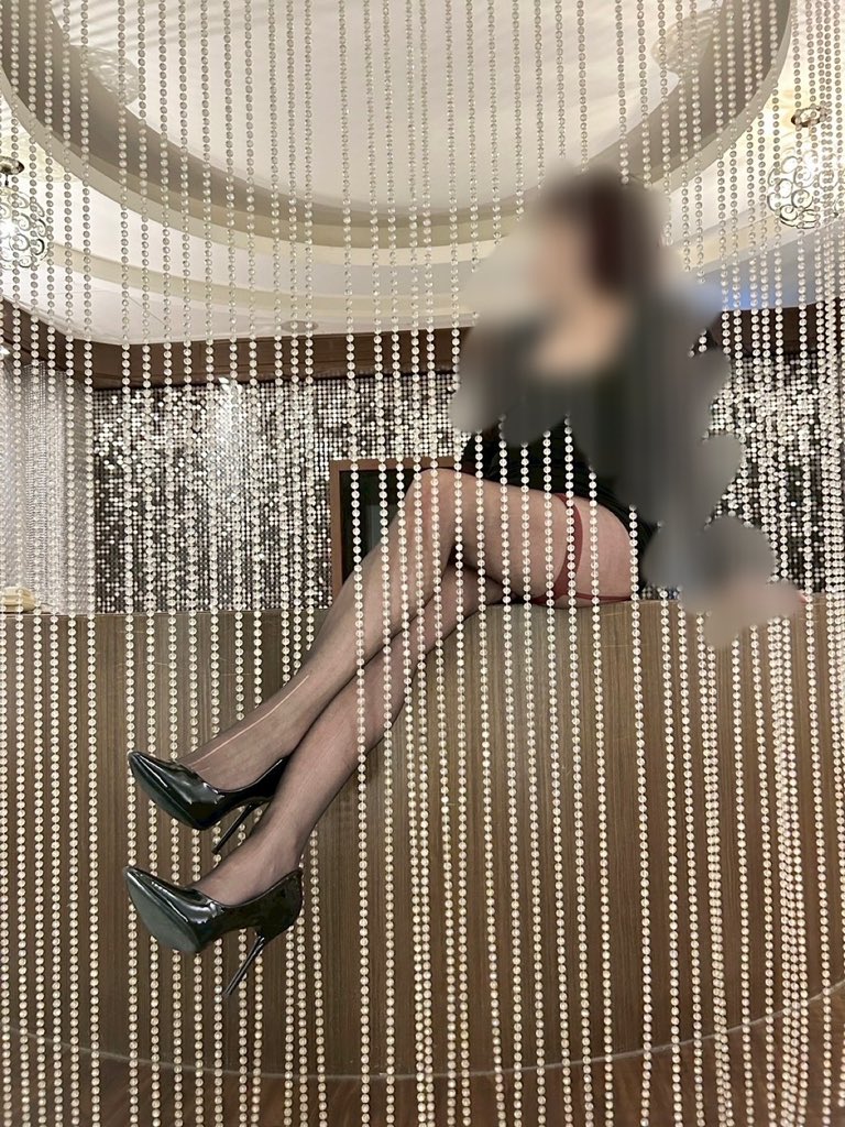 又是星期五 但要做什麼

如果沒有計劃 一起來

穿得正式 或者睡衣
把我手機的鈴關到最低
跟我所有壓力說goodbye
任何事等下禮拜
今晚我只想愉快

#台中
#嘉義
#台南
#高雄
#屏東
#同房交換
#夫妻聯誼
#單男需口袋
#單男需自介照片
#原味
#絲襪