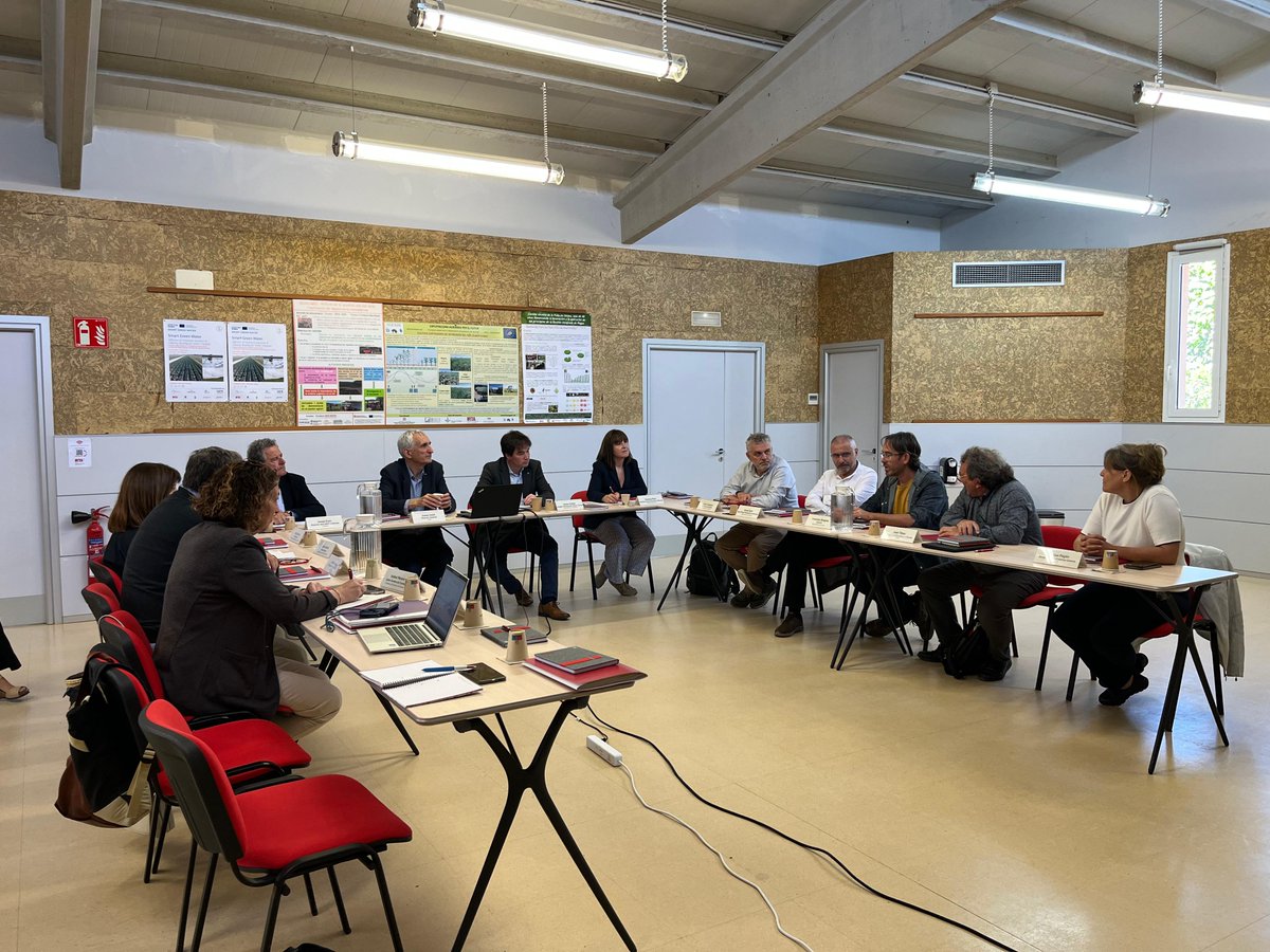 El #delegat, Xavier Guitart, i el DST d'<a href="/agriculturacat/">Agricultura</a>, Josep Guix, participen en la 6a Taula Institucional de Girona de l'<a href="/irtacat/">IRTA</a> a Mas Badia, a la Tallada d'Empordà.

✅Una jornada de treball per compartir inquietuds, necessitats i propostes en l’àmbit agroalimentari.