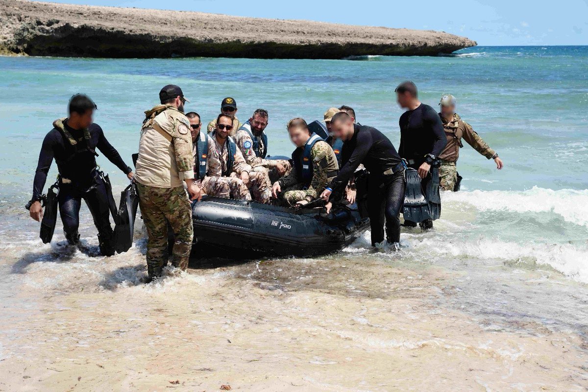 El contingente español desplegado en Somalia🇸🇴, en la misión de entrenamiento de la Unión Europea 🇪🇺 #EUTM-S, participa en el ejercicio multinacional 'Blue Shield'.
Una excelente oportunidad de instrucción que pone a prueba las capacidades ante amenazas externas.