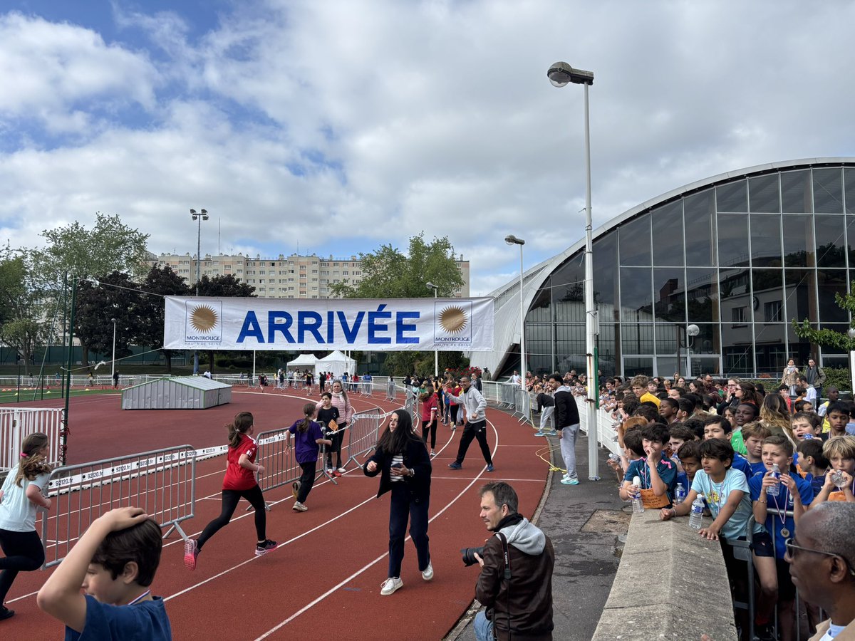Stéphane Delattre (@sieger1703) on Twitter photo Cross des écoles <a href="/Montrouge92/">Ville de Montrouge</a> <a href="/Circomontrouge/">Circonscription Montrouge / Chatillon</a> <a href="/acversailles/">Académie de Versailles</a>
Bravo à tous les écoliers ! Cross des écoles <a href="/Montrouge92/">Ville de Montrouge</a> <a href="/Circomontrouge/">Circonscription Montrouge / Chatillon</a> <a href="/acversailles/">Académie de Versailles</a>
Bravo à tous les écoliers !