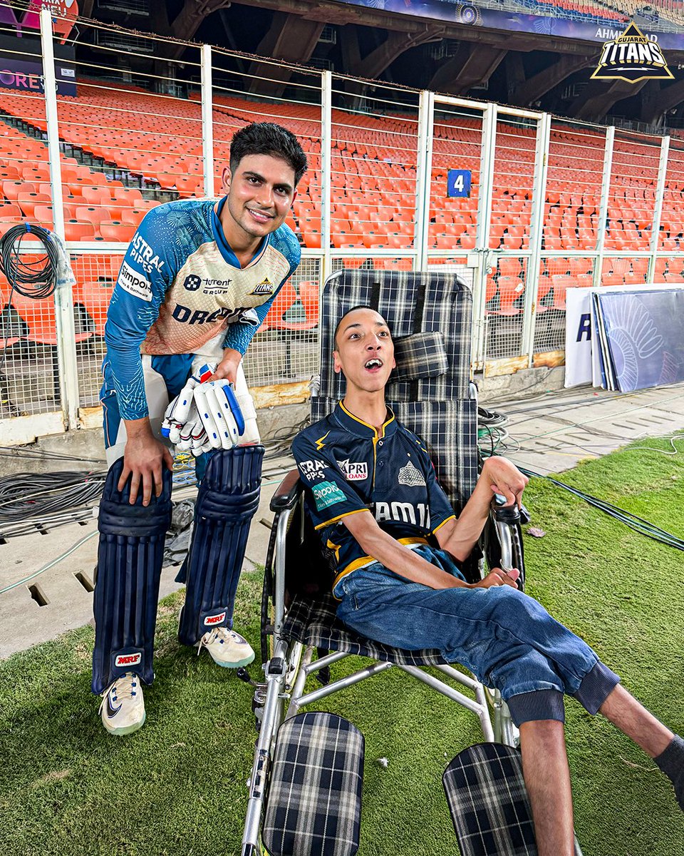 Gujarat Titans special fan with Captain Shubman Gill ❤️

- A lovely frame.