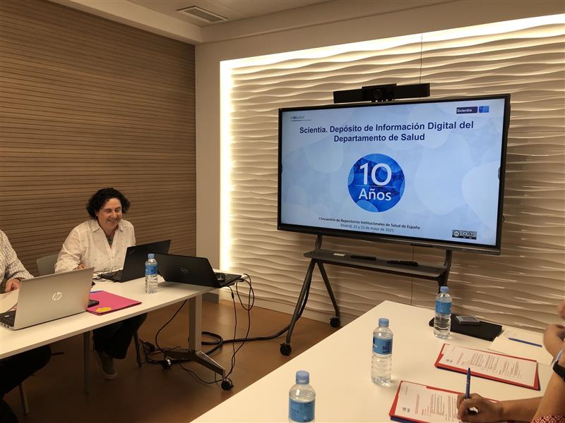 rebisalud's tweet photo. Empieza su presentación @PilarRoqueCa de @bibliotecasalut sobre #Scientia. ¡Felicidades por el 1⃣0⃣ aniversario 🥳 #EncuentroRepositoriosSalud2025 https://t.co/UsWvTdpOrr