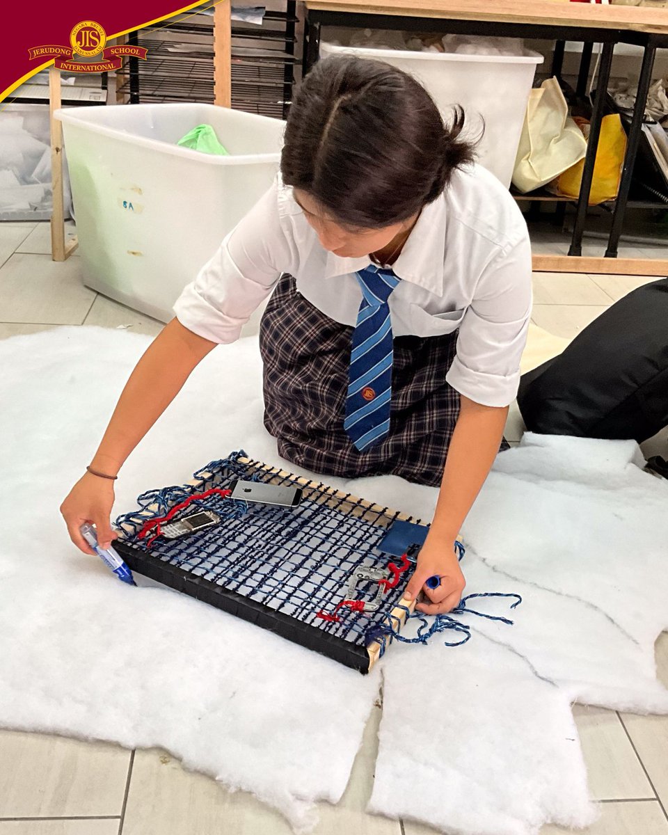 As part of their STEAM work, Year 9 students worked in Digital, Creative, Analytical and Entrepreneurial teams to develop innovative solutions to the global e-waste challenge. #JerudongInternationalSchool #JISBrunei