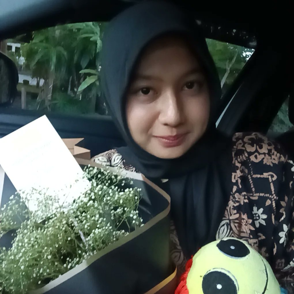 siapalisty's tweet photo. semua kamu dirayakan https://t.co/k8OBS401cR