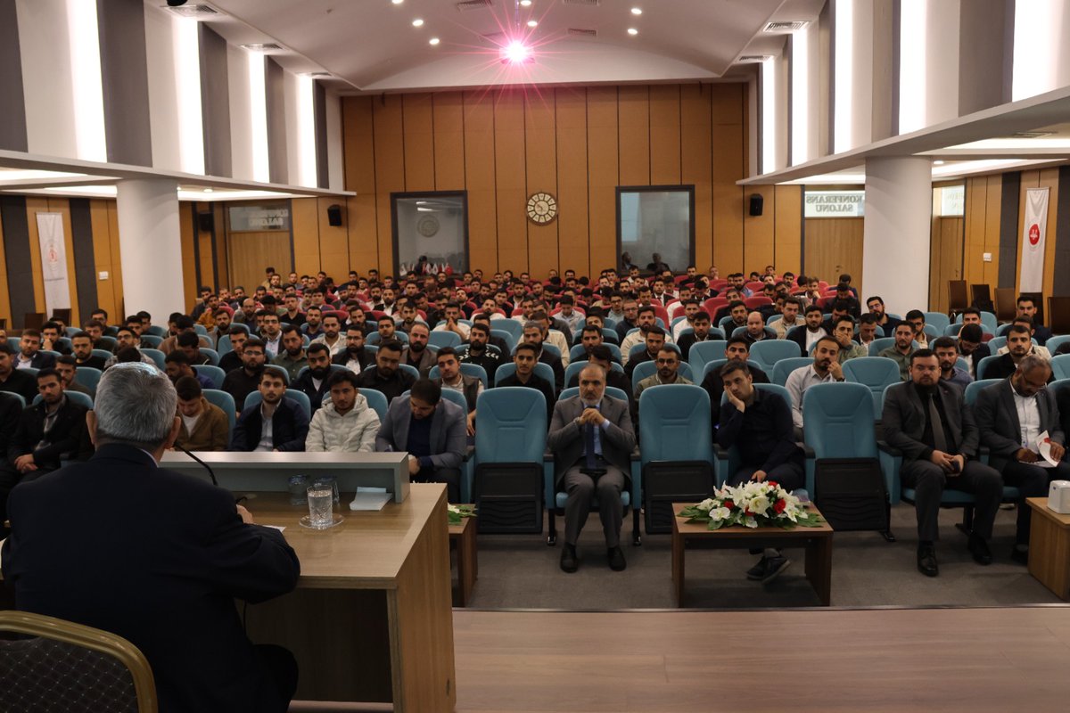 İhtisas Merkezimizde bugün Akademi Başkanlığımızın Mesleki Eğitim Konferansları kapsamında Emekli Eğitim Görevlisi Ali Rıza TEMEL Hocamız tarafından "Din Hizmetlerinde Özveri ve Adanmışlık Ruhu" konulu konferans verildi.Hocamıza kıymetli katkılarından dolayı teşekkür ediyoruz.