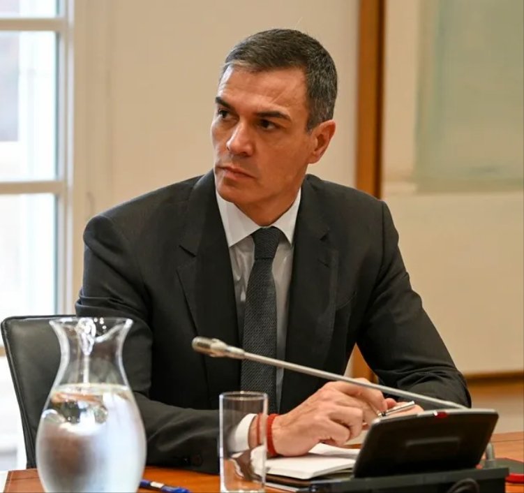 El ÚNICO que le está plantando cara a la ULTRADERECHA internacional 
GRACIAS <a href="/sanchezcastejon/">Pedro Sánchez</a>