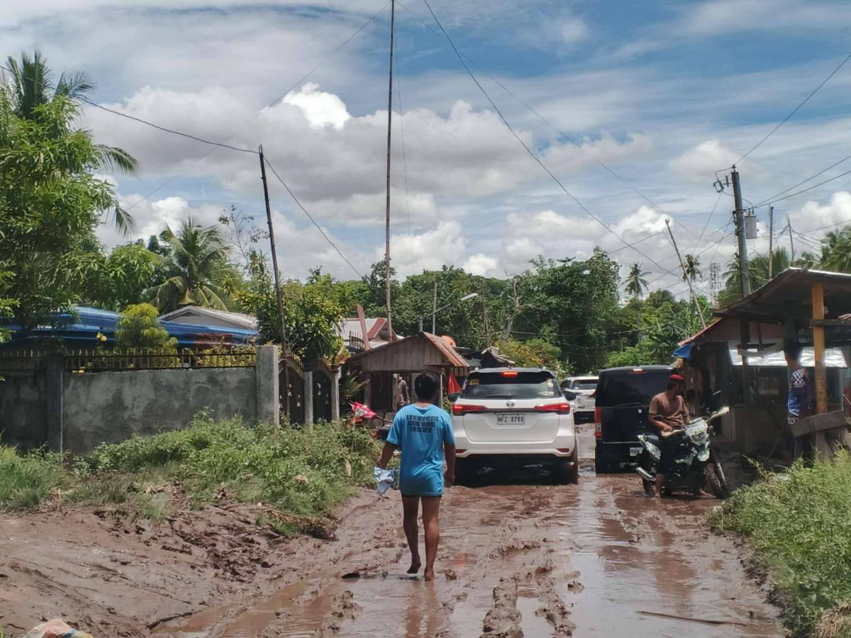 CARE Philippines (@carephl) on Twitter photo 🚨 Mindanao floods update: 254,000+ people affected across 5 regions due to persistent rains. #ACCESS is on the ground with 🇪🇺 <a href="/ECHO_Asia/">EU Humanitarian Aid | Asia-Pacific 🇪🇺</a> support, delivering aid to the most affected communities.
📷: (1) Save the Children, (2) Action Against Hunger, (3) HI-COM, (4) ACCORD 🚨 Mindanao floods update: 254,000+ people affected across 5 regions due to persistent rains. #ACCESS is on the ground with 🇪🇺 <a href="/ECHO_Asia/">EU Humanitarian Aid | Asia-Pacific 🇪🇺</a> support, delivering aid to the most affected communities.
📷: (1) Save the Children, (2) Action Against Hunger, (3) HI-COM, (4) ACCORD