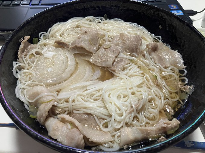 暑いのに暖かなソーメン 