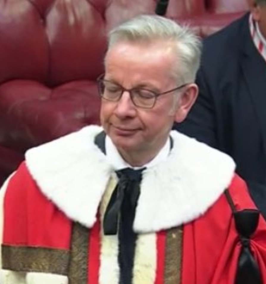 OWS1892's tweet image. Look at his stupid smug self-satisfied face, all pleased with himself as if everything he's touched hasn't turned to shit.
This fucking country, man.