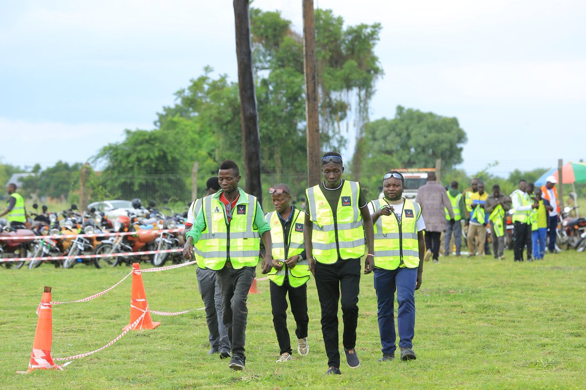 Safe Way Right Way Uganda (@swrwug) on Twitter photo #HappeningNow
<a href="/swrwug/">Safe Way Right Way Uganda</a> and <a href="/TotalEnergiesUG/">TotalEnergies Uganda</a> are currently conducting a #RoadSafety awareness event at #Buliisa_district ground.This is aimed at amplifying the essence of #boda riders' safety in the promotion of community safety in the #Abertine_region under the #Tilenga_project. #HappeningNow
<a href="/swrwug/">Safe Way Right Way Uganda</a> and <a href="/TotalEnergiesUG/">TotalEnergies Uganda</a> are currently conducting a #RoadSafety awareness event at #Buliisa_district ground.This is aimed at amplifying the essence of #boda riders' safety in the promotion of community safety in the #Abertine_region under the #Tilenga_project.