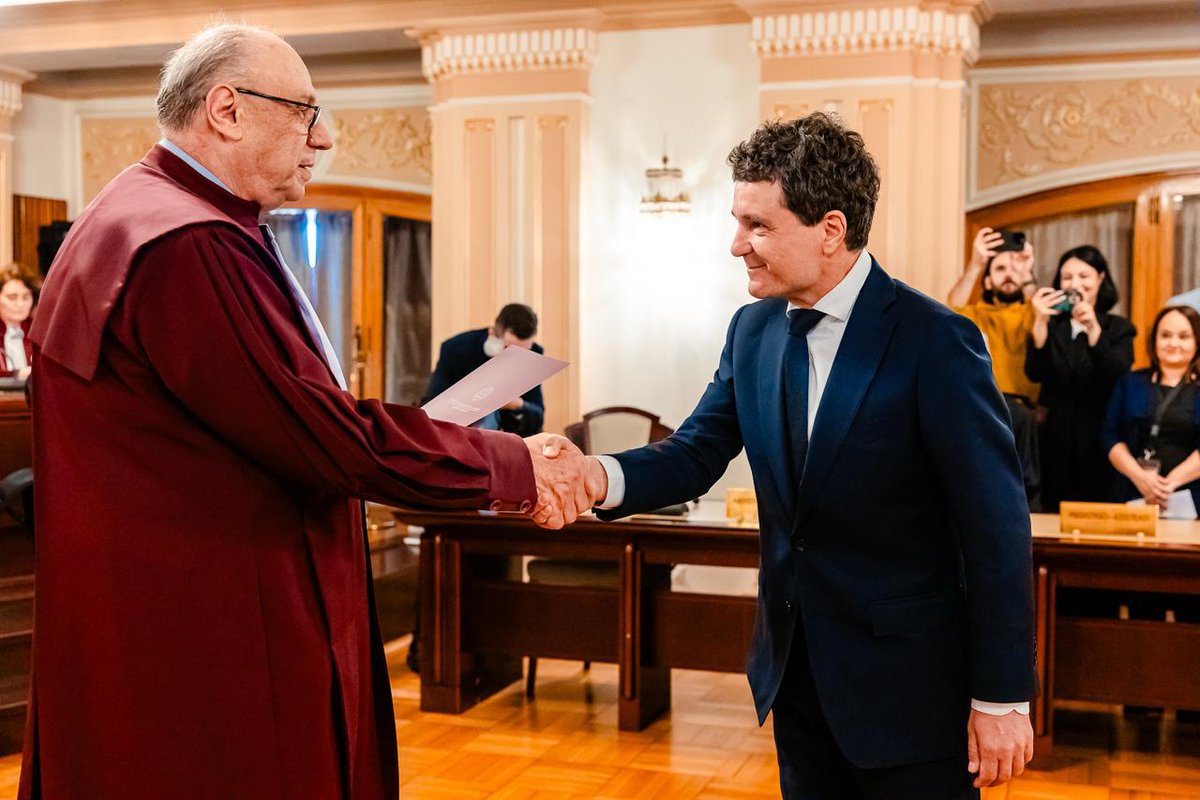 Nicușor Dan tweet media