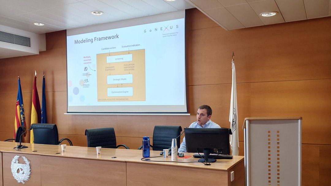 iiama_upv's tweet photo. 🏞️ River basin-scale modelling: Matteo Giuliani (Politecnico di Milano)
📚 Scientific evidence on the WEFE Nexus: Paolo Burlando (ETH Zürich)
💧Hydroeconomic modelling:
▪️ Senegal River Basin: Laurent bruckmann (Université Laval)
▪️ Júcar River Basin: Héctor Macián (UPV)
#GoNEXUS https://t.co/ftuHP1Ycwl