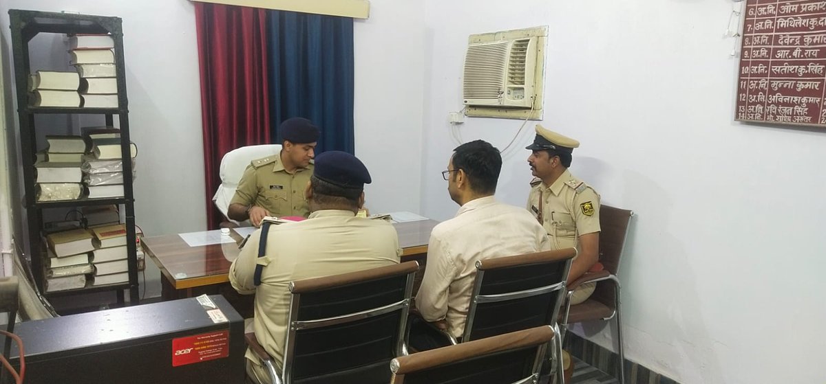 sp_rural_patna's tweet photo. #पुलिस_अधीक्षक_ग्रामीण_पटना द्वारा आज दि०:- 22.05.2025 को #हाथीदह_थाना का औचक निरीक्षण किया गया। (1/2)
.
.
#HathidahPs #Quality_Investigation #Speedy_Disposal @BarhSdpo https://t.co/cBV5gFOx3k