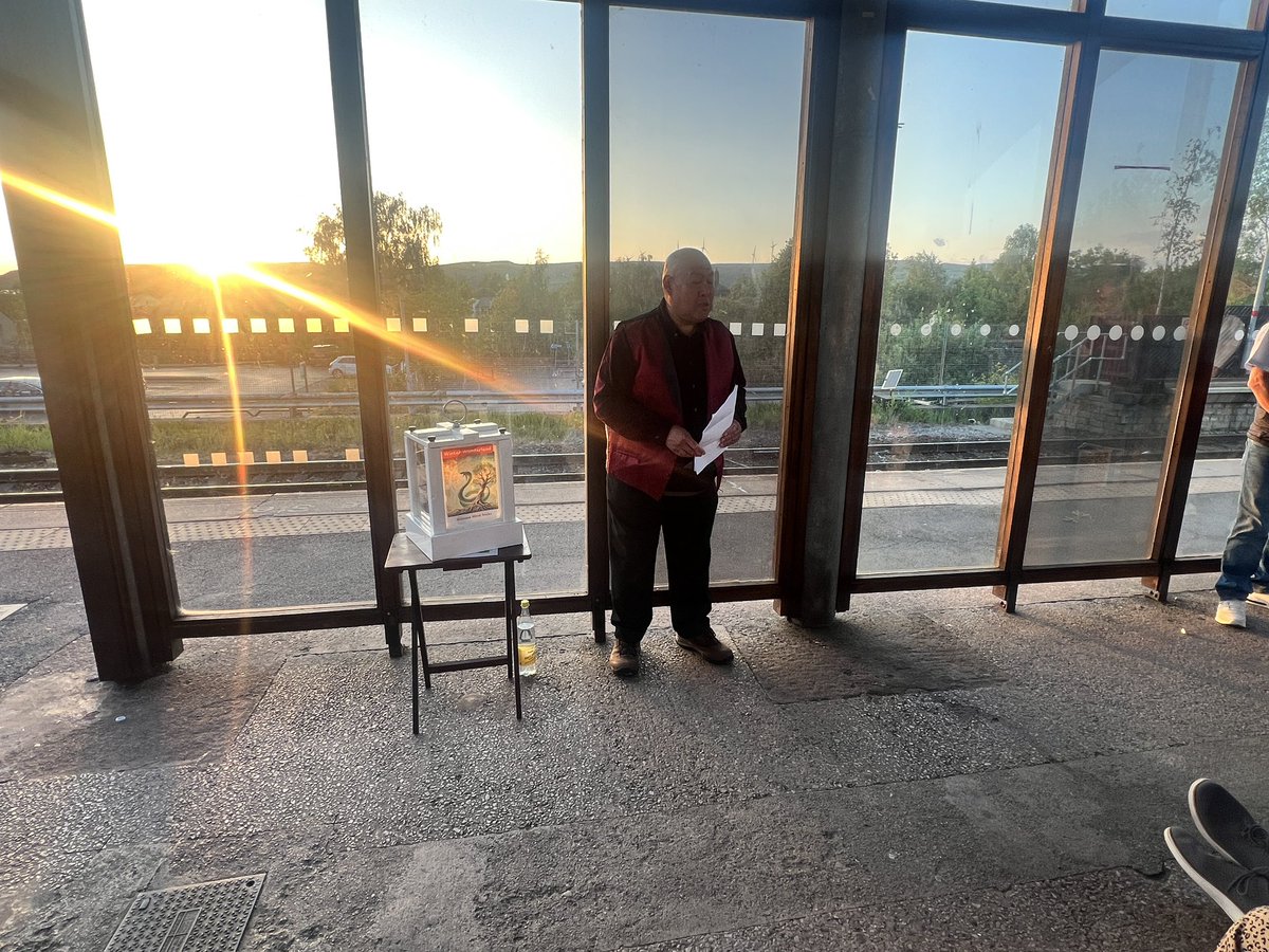HM&R Circle CIC (@hmrcirclecic) on Twitter photo To promote Rochdale Town of Culture working with #CultureCoop <a href="/HMRCircleCIC/">HM&R Circle CIC</a>’s Kim Ho delivered a great talk at #Littleborough train Station linking 4 stories interwoven with his Hong Kong 🇭🇰 Chinese 🇨🇳 heritage using a handmade illuminated lantern to bring the stories to life. To promote Rochdale Town of Culture working with #CultureCoop <a href="/HMRCircleCIC/">HM&R Circle CIC</a>’s Kim Ho delivered a great talk at #Littleborough train Station linking 4 stories interwoven with his Hong Kong 🇭🇰 Chinese 🇨🇳 heritage using a handmade illuminated lantern to bring the stories to life.