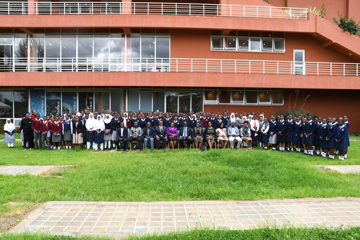 signvrse's tweet photo. Mentoring girls to embrace STEM! Over 240 students joined an outreach session during the 6th Engineering Partnership Convention, gaining insights from engineers, Signvrse, Bioafriq Energy &amp; others to inspire STEM careers. #STEM #Mentorship #GirlInSTEM https://t.co/YIO7DKYKMW