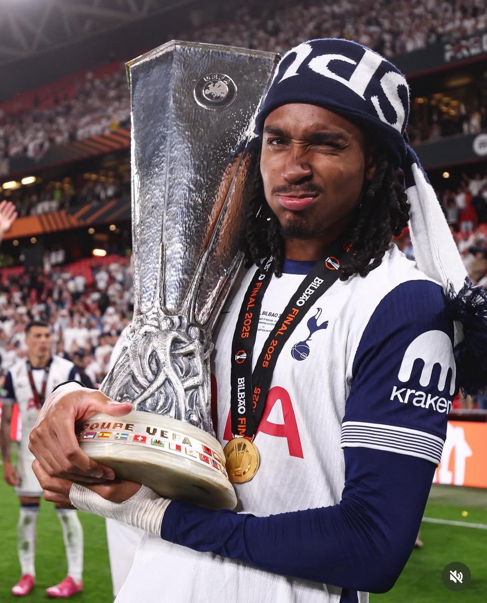 Lee McQueen tweet media