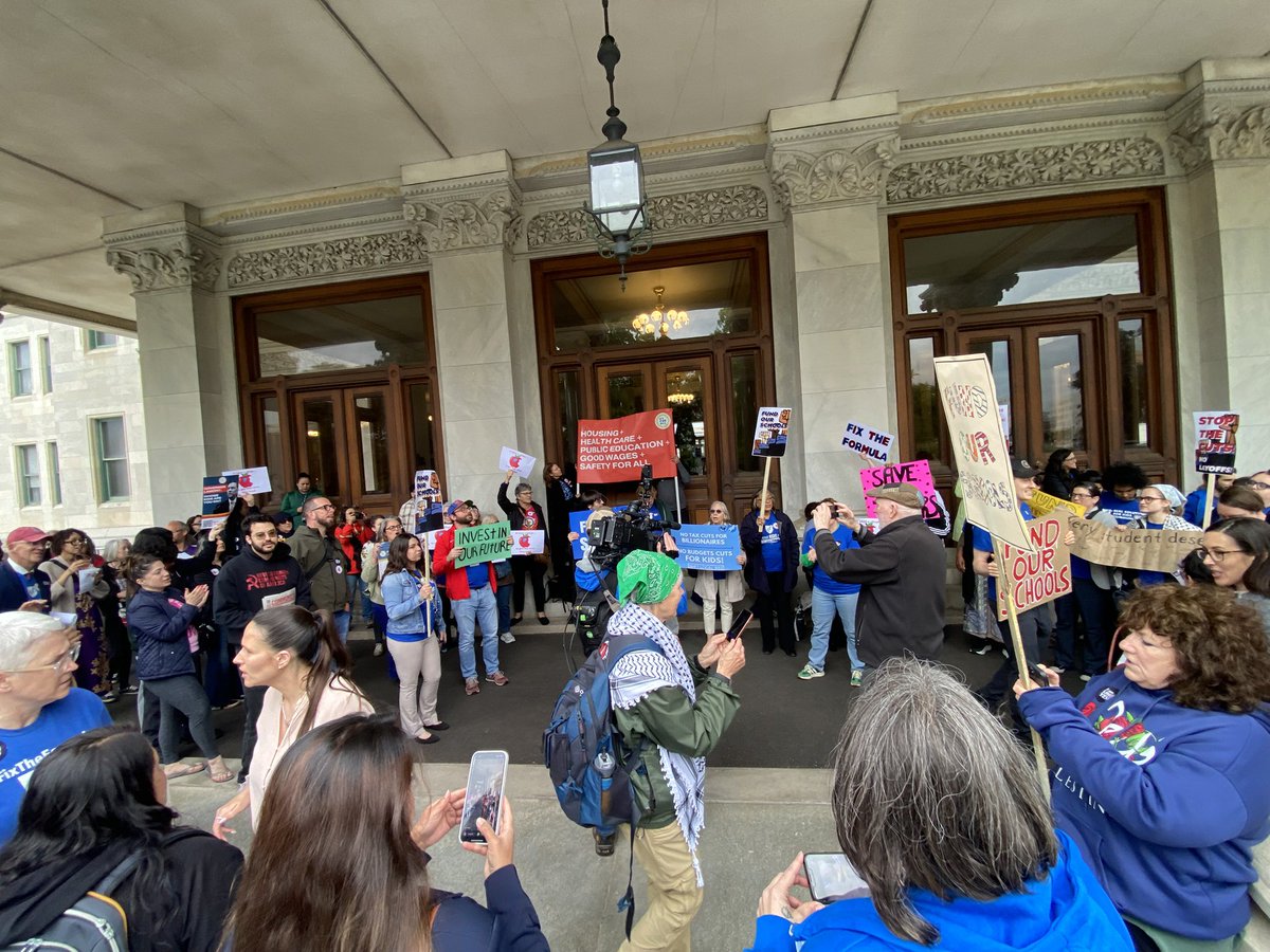 Engaging in civil disobediance, being in solidarity and showing what community looks like- <a href="/NHFT933/">New Haven Federation of Teachers Local 933</a> <a href="/AFTCT/">AFT Connecticut</a> and <a href="/CTForAll/">Connecticut For All</a> made our message clear at the capitol - FIX THE FORMULA, FUND OUR SCHOOLS, PASS SB8 and ENACT THE TRUST ACT!