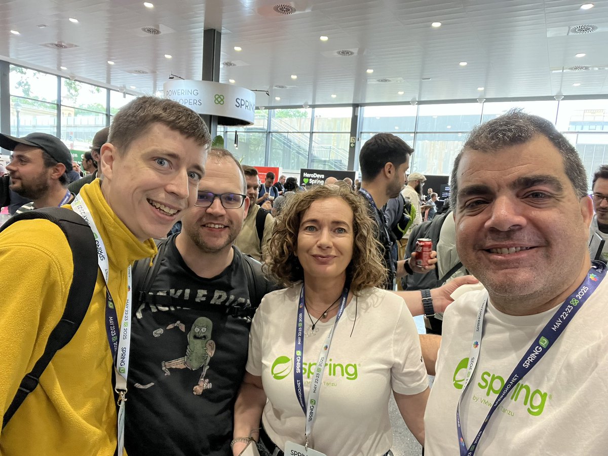 odedia's tweet image. With the legendary @starbuxman and @thomaswue at #springio25 🙌