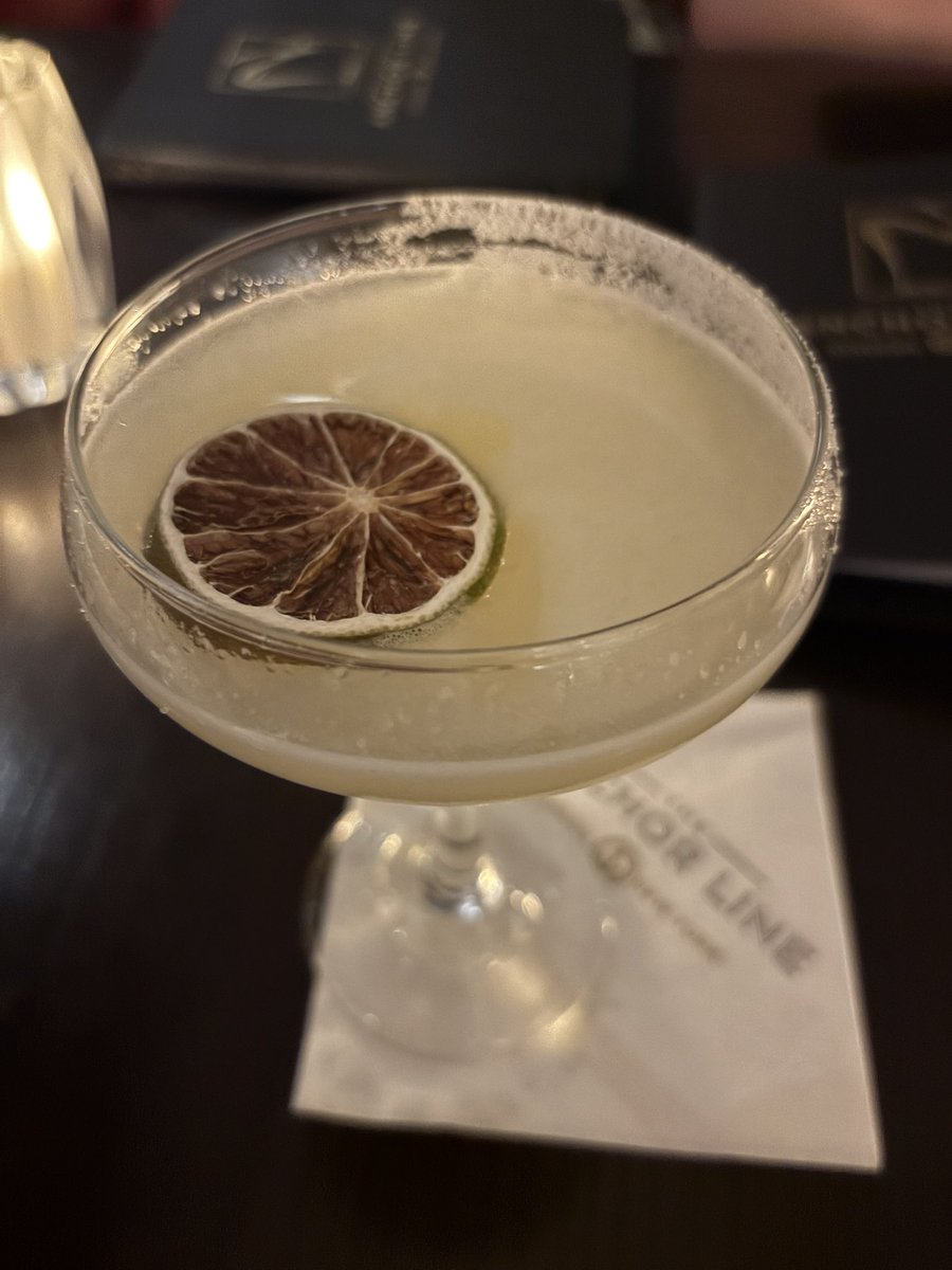 giulsupernova's tweet image. io 🤝🤝 sti post anti sfiga