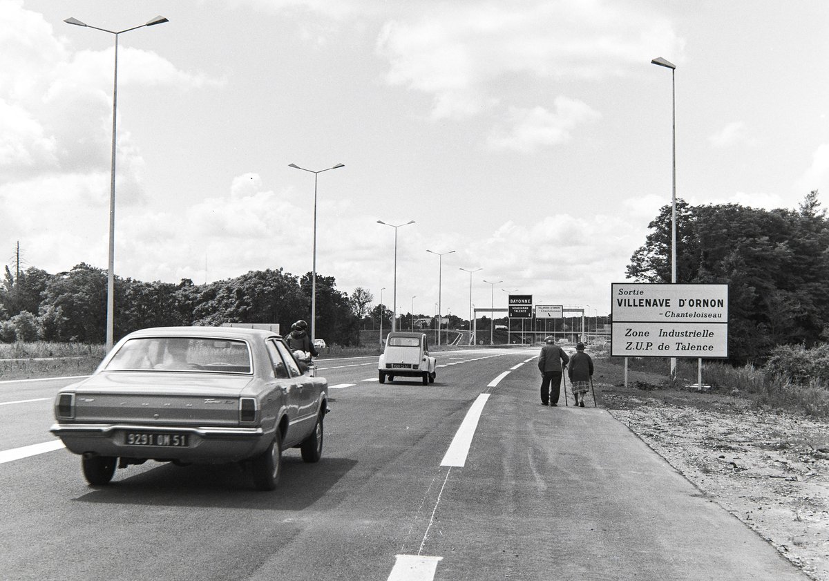#JeudiPhoto #JeudiArchives
La voiture est-elle increvable ? 
Rdv aujourd'hui à l'hôtel des archives métropolitaines de 17h30 à 19h30 pour la conférence débat en partenariat avec avec l’a-urba. Gratuit sur inscription
&gt; urls.fr/ey6QRI