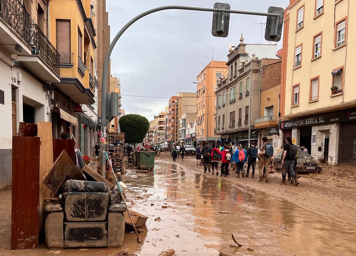 Health in Humanitarian Crises Centre, LSHTM (@lshtm_crises) on Twitter photo 🌍 As extreme weather events surge due to climate change, communities are leading the way in response & adaptation
New blog by <a href="/LSHTM/">London School of Hygiene & Tropical Medicine</a> MSc student <a href="/virafita/">Elvira Parafita</a> explores how local responses to floods in Nigeria & Spain offer vital lessons for risk reduction
🔗buff.ly/0GpUTR4 🌍 As extreme weather events surge due to climate change, communities are leading the way in response & adaptation
New blog by <a href="/LSHTM/">London School of Hygiene & Tropical Medicine</a> MSc student <a href="/virafita/">Elvira Parafita</a> explores how local responses to floods in Nigeria & Spain offer vital lessons for risk reduction
🔗buff.ly/0GpUTR4