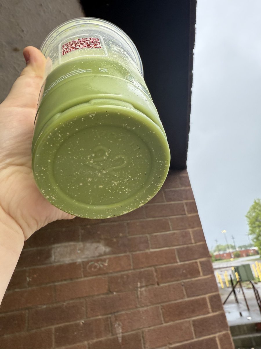 YoYoLuffyOP's tweet photo. @TimHortons may I ask what this is at the bottom of your iced matcha, I have gotten matcha from your establishment before and never had this also leaves a bad after taste in your mouth. https://t.co/G939urq1Pz