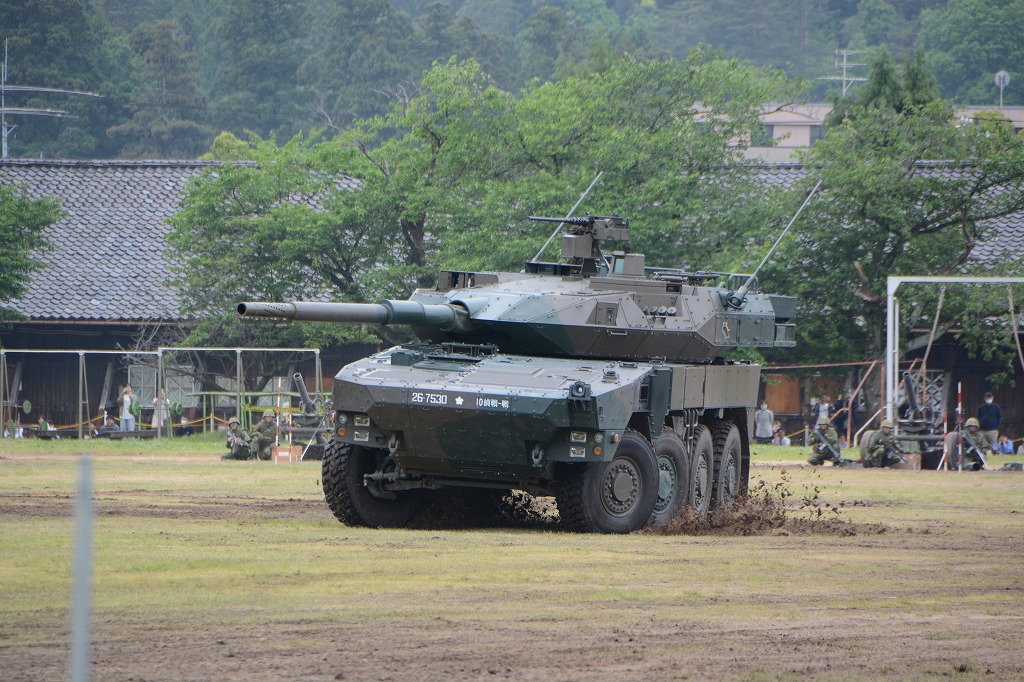 maoreo119's tweet photo. 金沢駐屯地創設75周年記念
16式機動戦闘車も金沢お初 https://t.co/KjpRpR2JiI