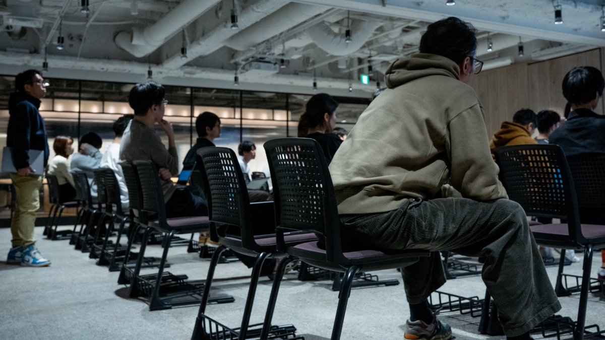 アトラエでは情報共有の場が多い。
会社全体はもちろん事業数値も全員で確認していく。情報格差をなくし、現場での判断スピード・判断精度を高め続ける。#チームの熱量 #アトラエ