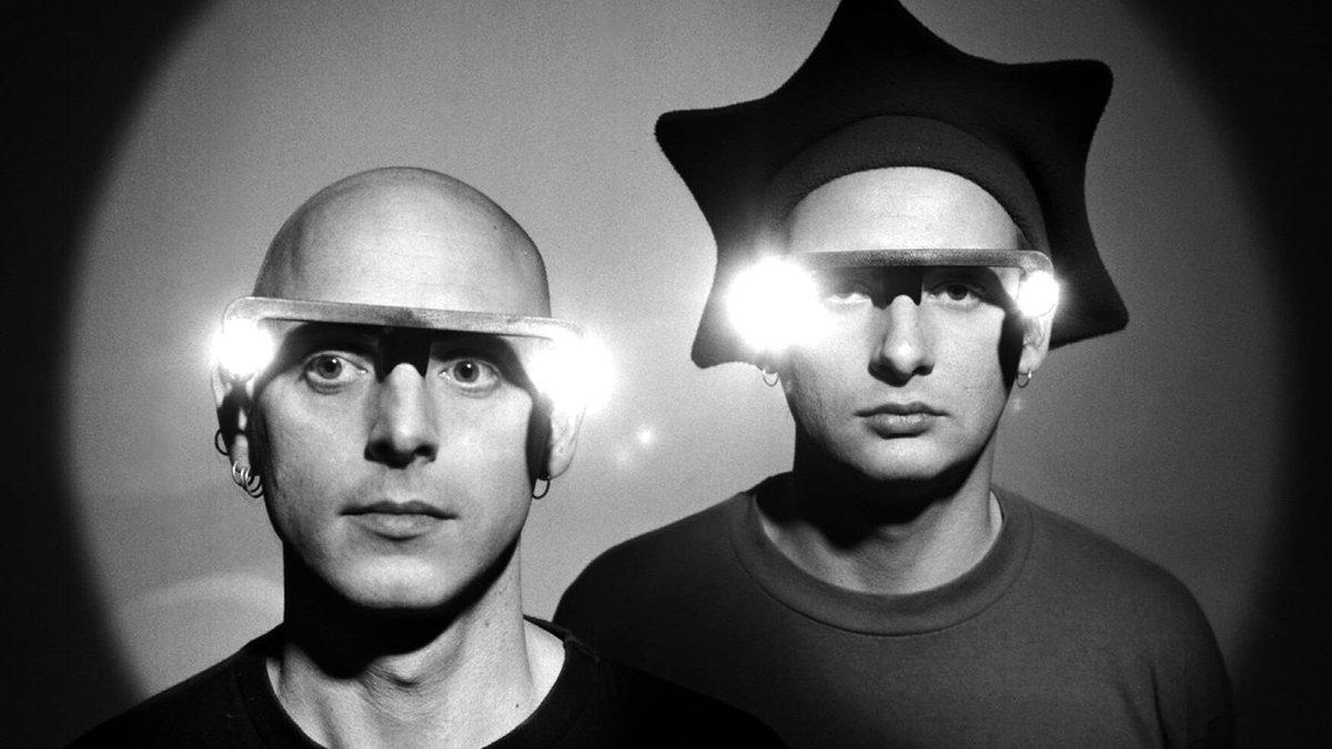 Orbital – ‘The Brown Album’ Reviewed:

“Completed their debut’s job of evolving classy listening music out of rough-and-ready UK techno… ⭐️⭐️⭐️⭐️”

<a href="/orbitalband/">Orbital</a>’ 1993 rave opus, now reboxed in a sumptuous four-disc set. Sorted!

READ: shorturl.at/vb2RX