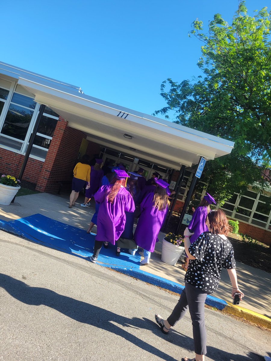 PKE invited 👨‍🎓👩‍🎓 to walk the halls one last time. Seniors from all four high schools—and even nearby schools—came back to visit. It’s a testament to the strong connections PKE fosters. Thanks for making this possible, #CPSBestSecretaryKellyLee 🗣#PKEturnitup #CongratsClassof2025