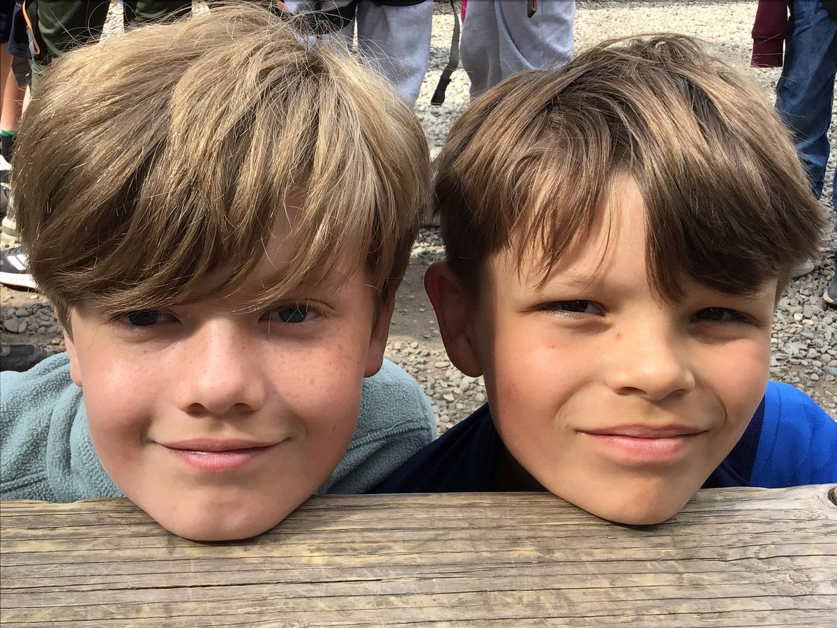 BansteadJunior's tweet photo. Fun with friends! https://t.co/4AltNnsadV