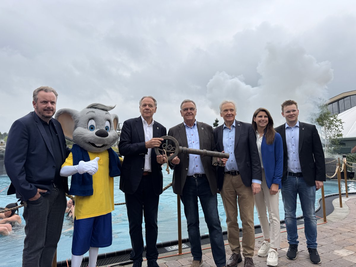 ThomasMack_EP's tweet image. Heute wurde in Rulantica offiziell der neue Outdoor-Pool #Svømmepøl eröffnet! Mit Geysiren, einer mystischen Grotte und nordischem Flair bietet er ganzjährig Entspannung und Abenteuer. Ein weiterer Meilenstein für das Europa-Park Erlebnis-Resort.